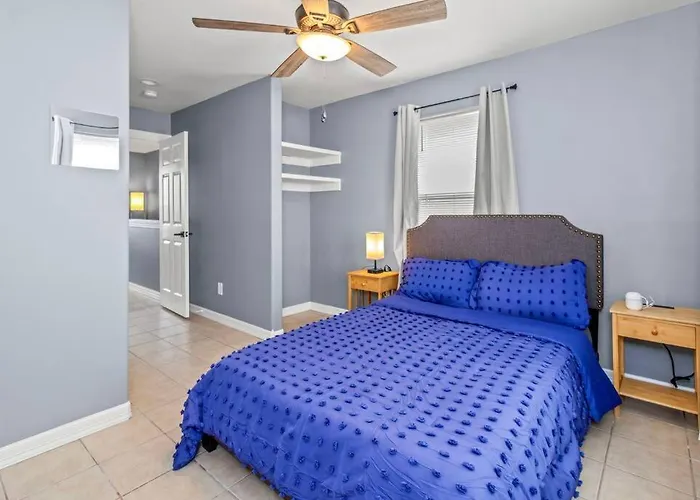Grand Twin Oasis 6Br Near Beach & Attractions