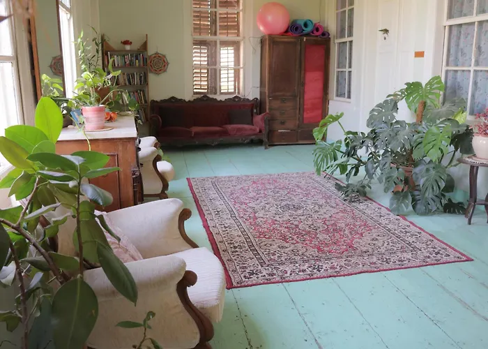 Lotus Garden Hostel Izmir