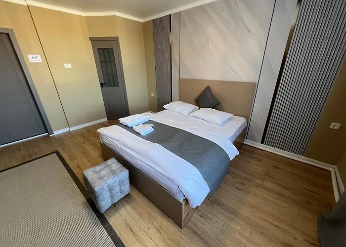 Aish Hotel