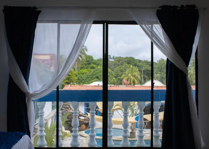 Los Cobanos Hotels