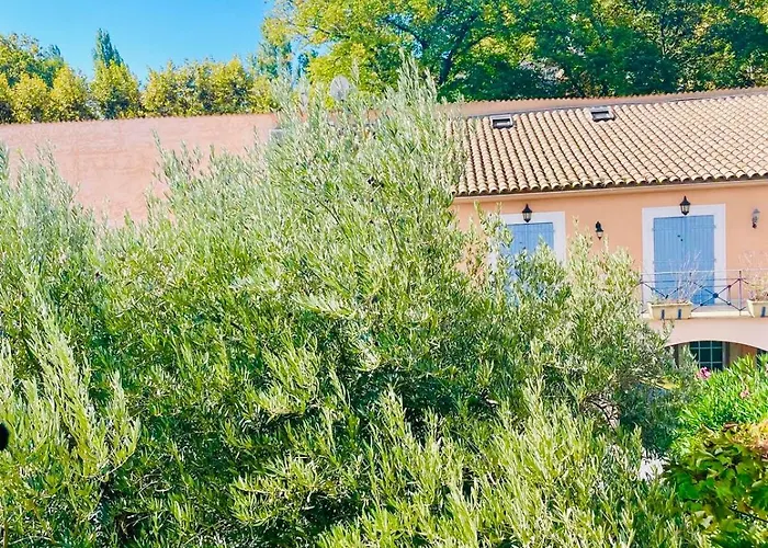 Logis Hotel Et Restaurant La Bastide Cabezac