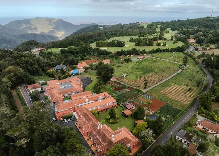 Hotéis em Santo Antonio da Serra