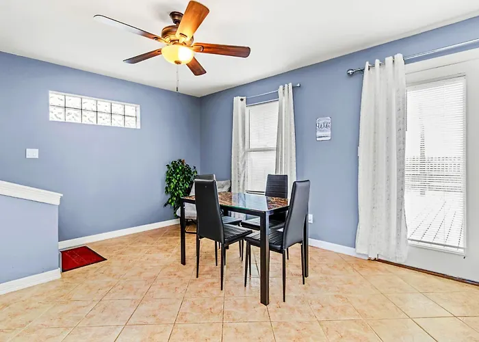 Spacious 3Br Home Near Spi Beach & Restaurants