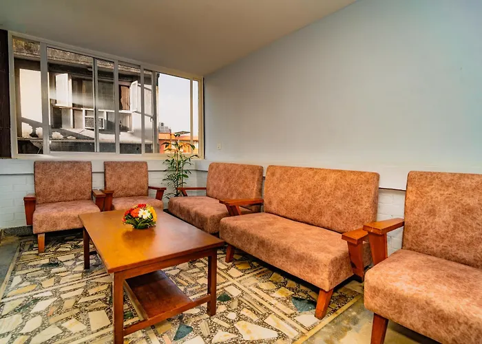 Hotel Aashraya Home