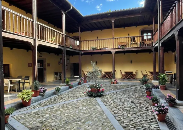 Hotel Castillo Valdes Salas