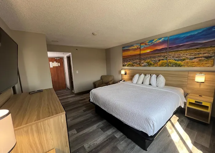 Days Inn By Wyndham Tulsa Central