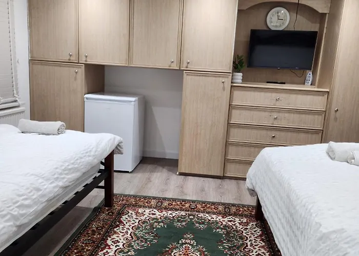 The London En-Suite