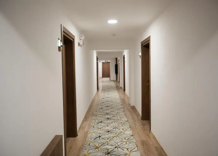 E87 Highway Otel