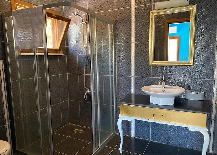 Nemrut Tarihi Hotel