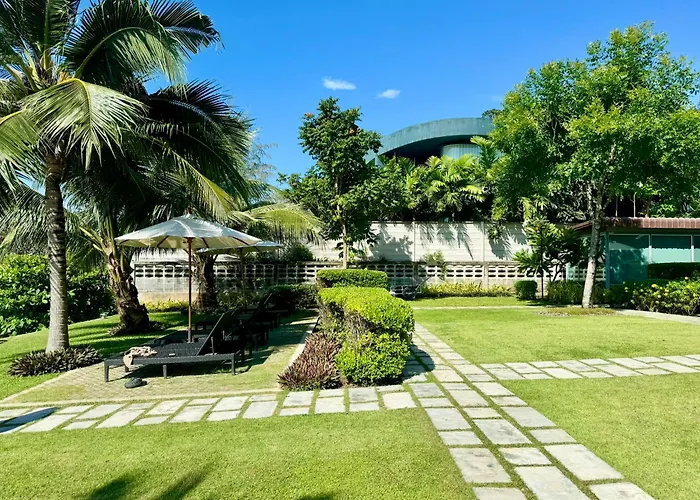Escape Condominiums Beachfront Suites - Mae Phim