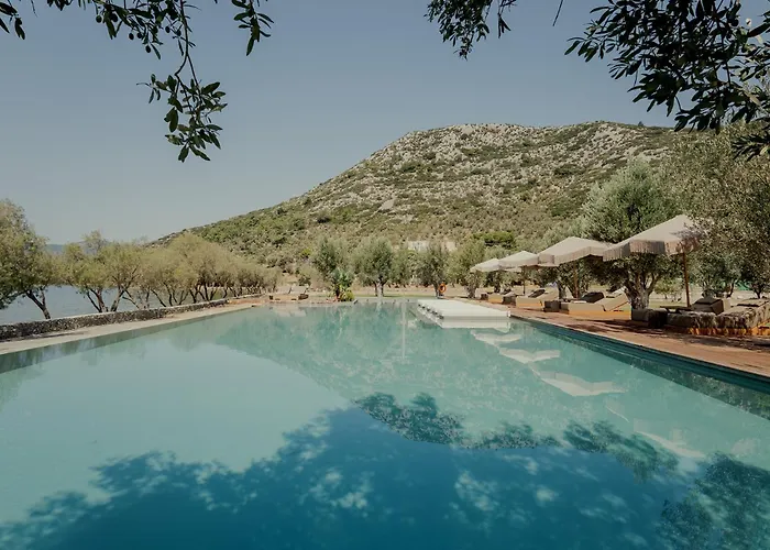 Zaira Hotel