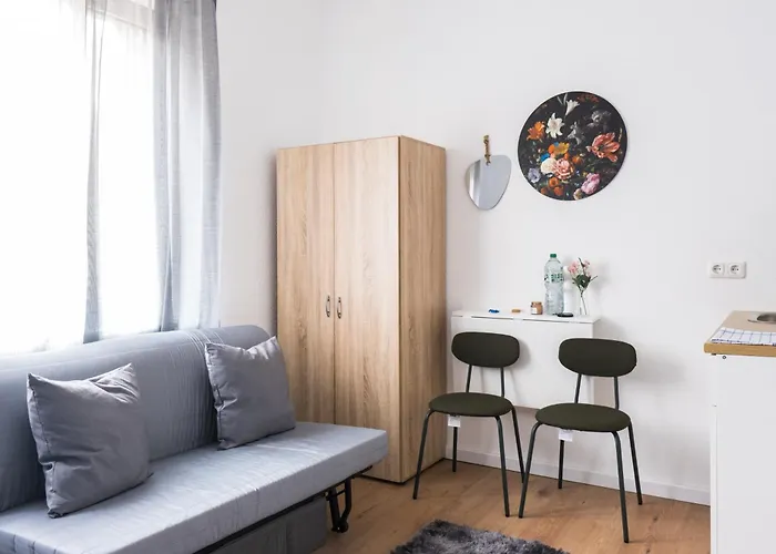 Hostel Maru Living C9