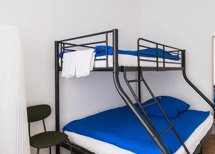 Hostel Maru Living C9
