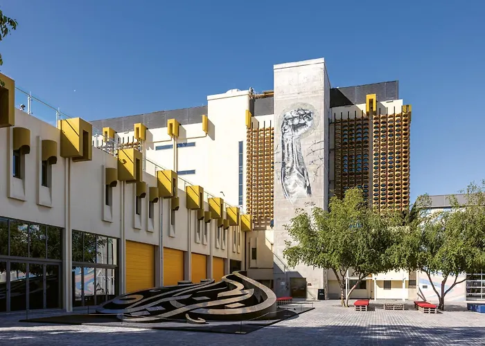 Best Plaza West Bay Hotel