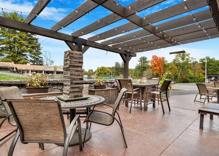 Super 8 By Wyndham Lake George/Downtown