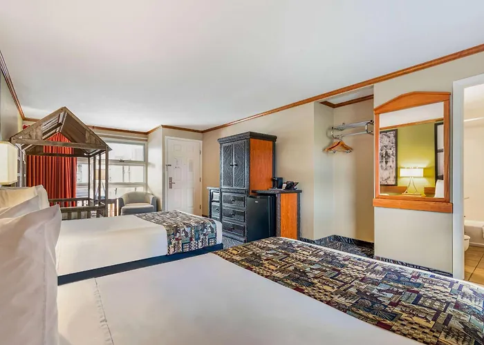 Super 8 By Wyndham Lake George/Downtown