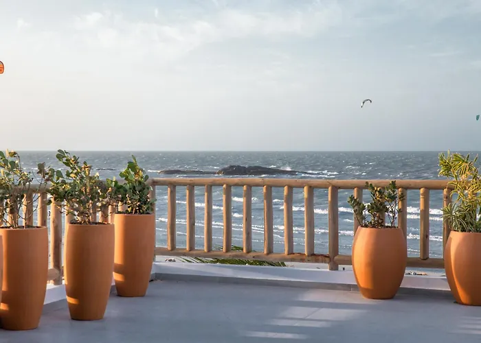 Yemanjá Hotel by Preabeach Experience
