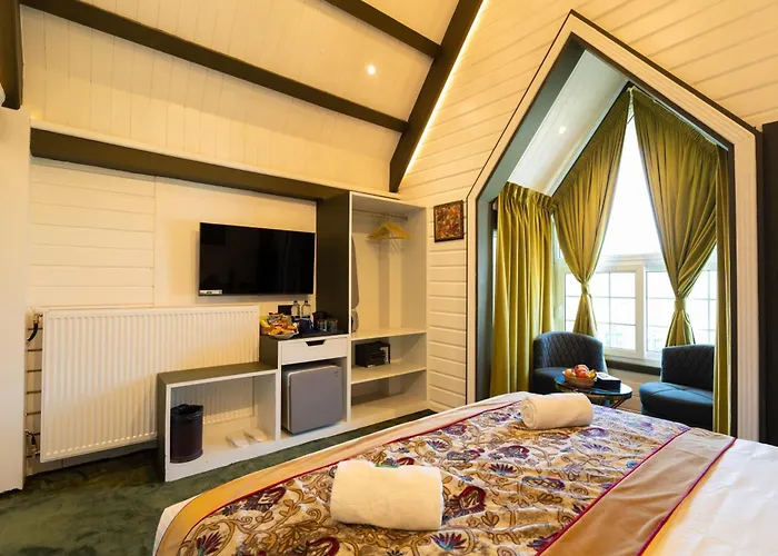 Green Rooms Resort