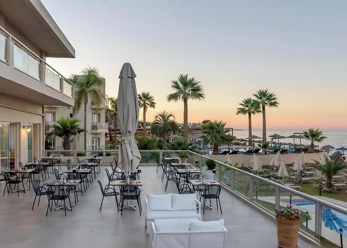 Palm Beach Hotel