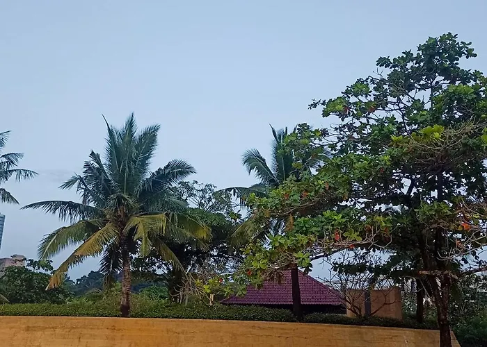Hawaii Lounge