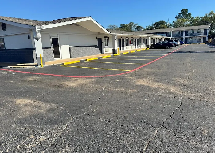 Continental Inn And Suites Nacogdoches Tx Sfa University Downtown