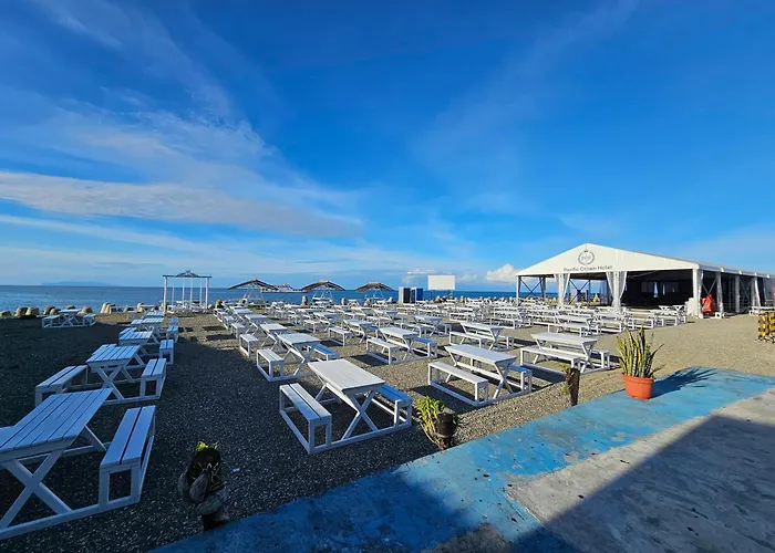 Pacific Crown Hotel