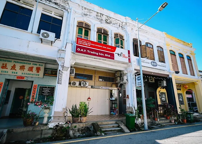 Swing & Pillows - 87 Chulia St, Georgetown Penang