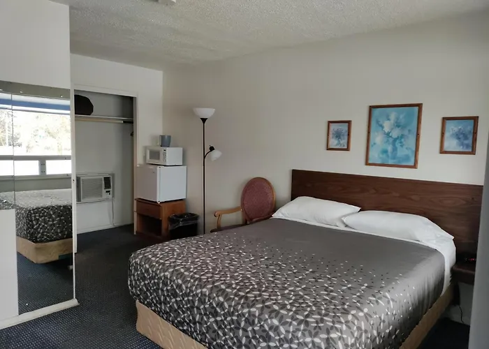 Eight Bar B Motel