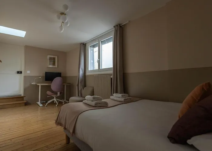 Chambres Au Coeur Du Quartier Historique - Maison Alternativi