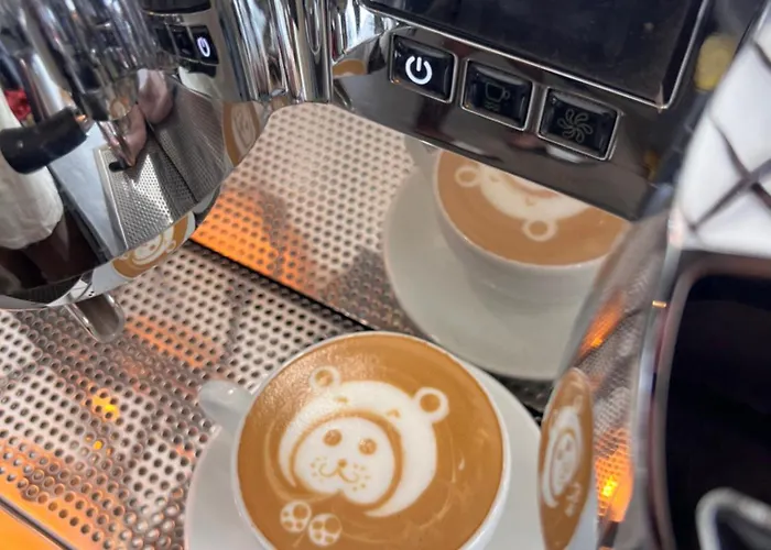 Una Beach Hotel & Olu Cafe