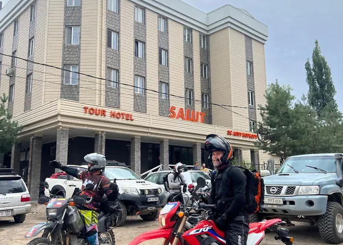 Salut Hotel
