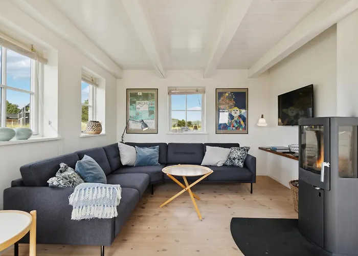 2 Bedroom Stunning Home In Blavand