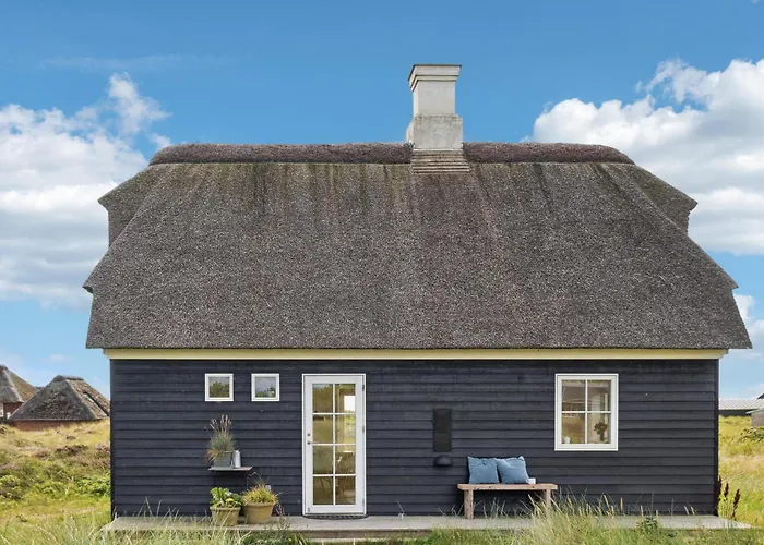 2 Bedroom Stunning Home In Blavand