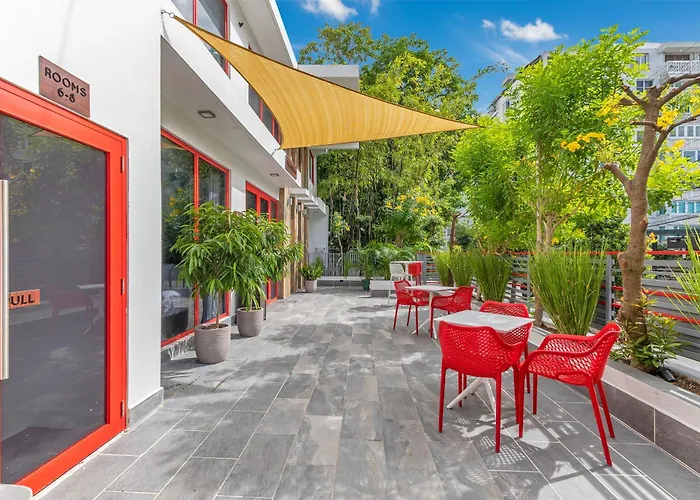 Red Door Inn