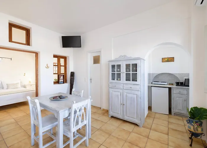 Vrachia Studios & Apartments