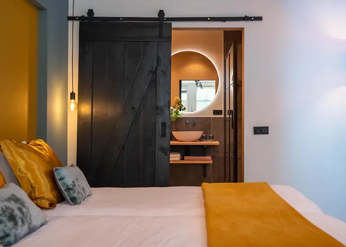 B And B Suite No.3
