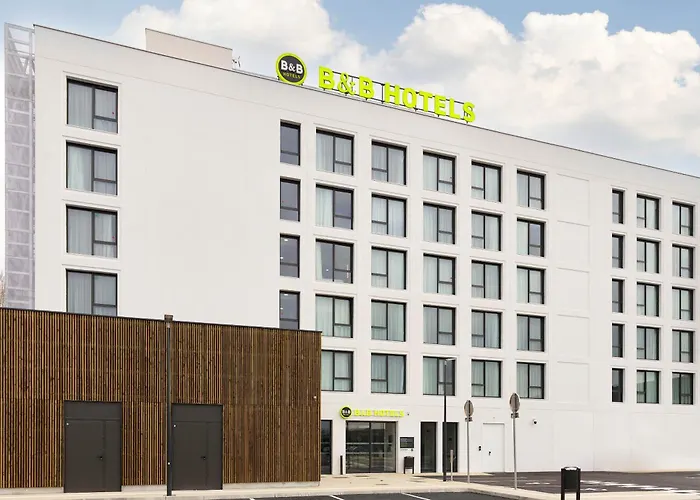 B&B Hotel Cergy Saint-Christophe Gare