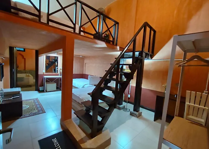 Retro Box Hotel Chumphon