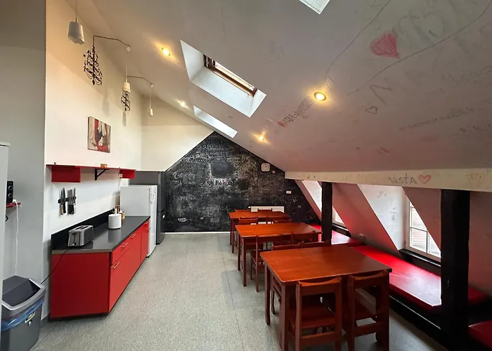 25 Hours Hostel