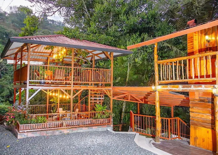 Riverside La Masia Ecohotel