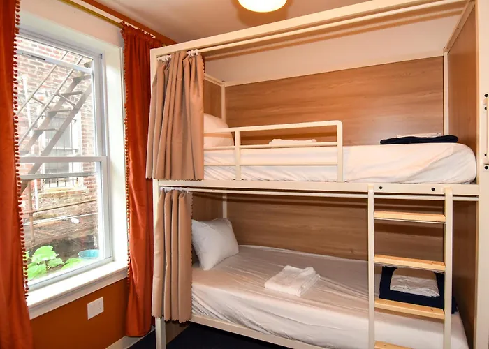Caravan Hostel Dc