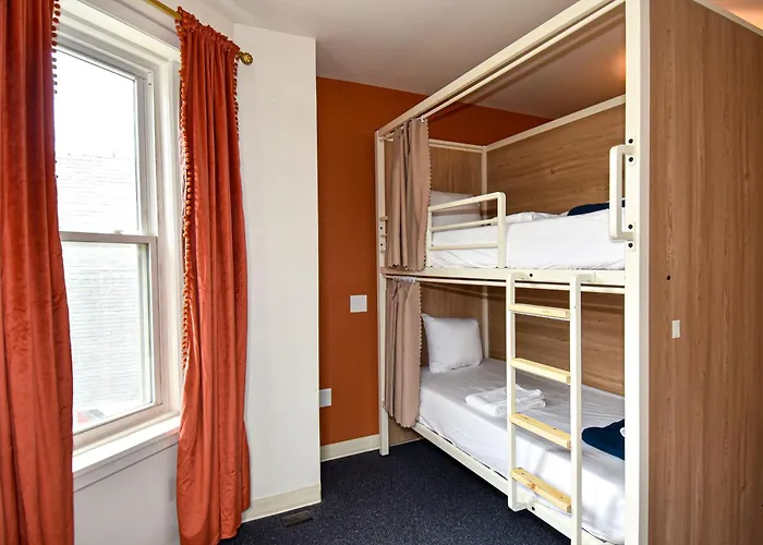 Caravan Hostel Dc