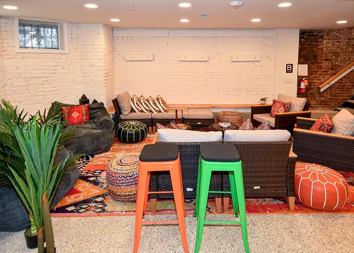 Caravan Hostel Dc