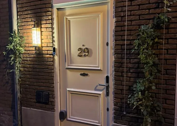 Tiny Private City Rooms Haarlem