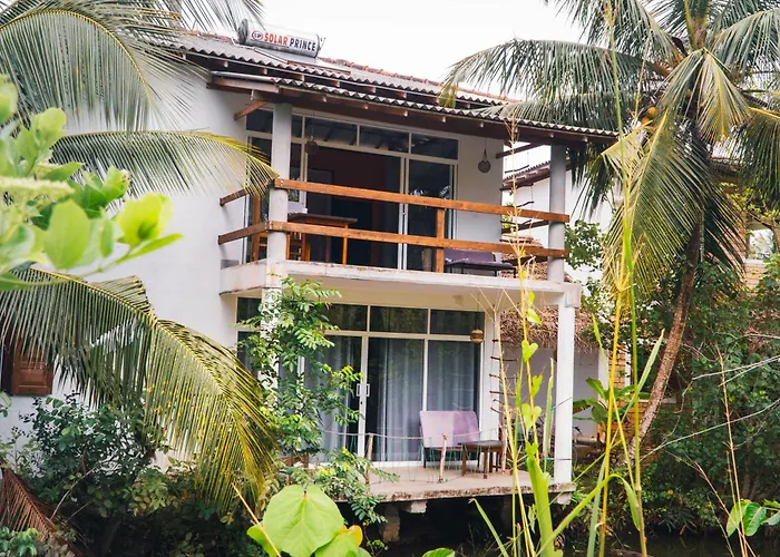 Ekuku Lake Houses