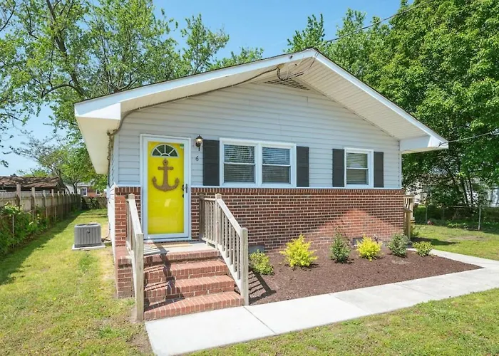 #Buckroe Bungalow Escape To The Beach 2Mins Away!