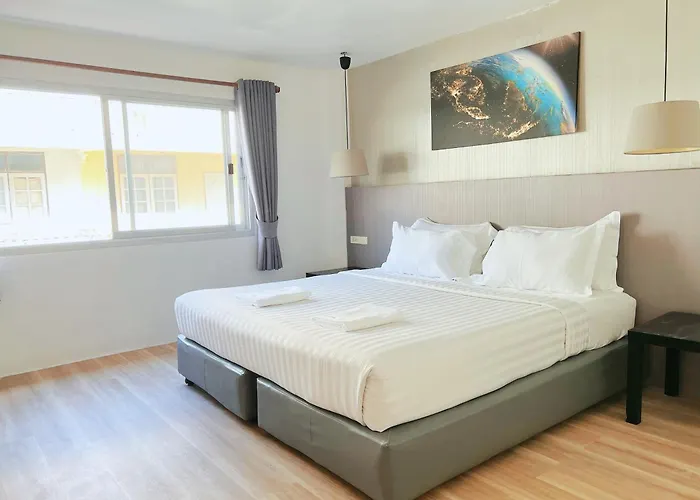 Whale Hostel Cha-Am