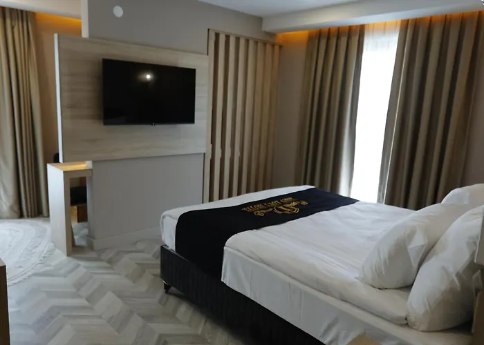 Iron Loft Hotel