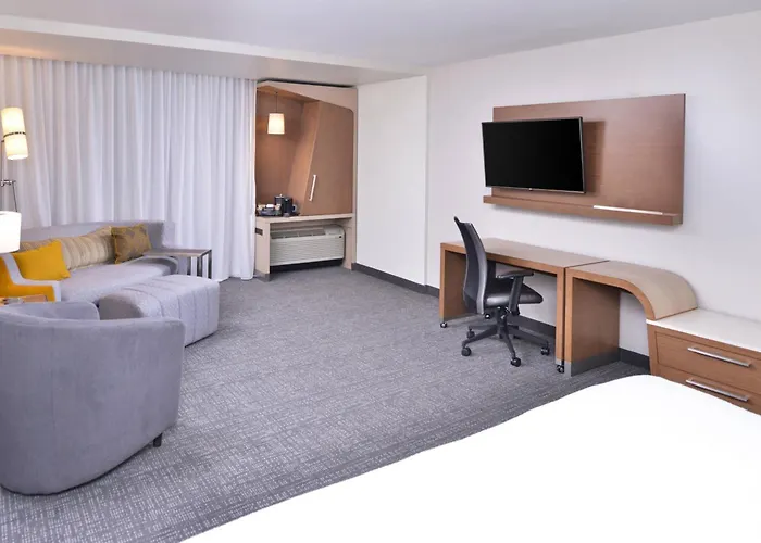 Courtyard By Marriott Columbus Grove City