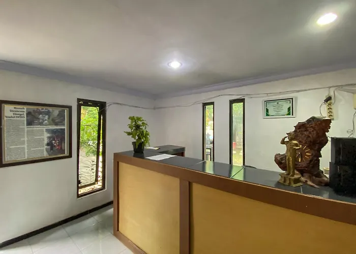 Urbanview Surya Guest House Probolinggo